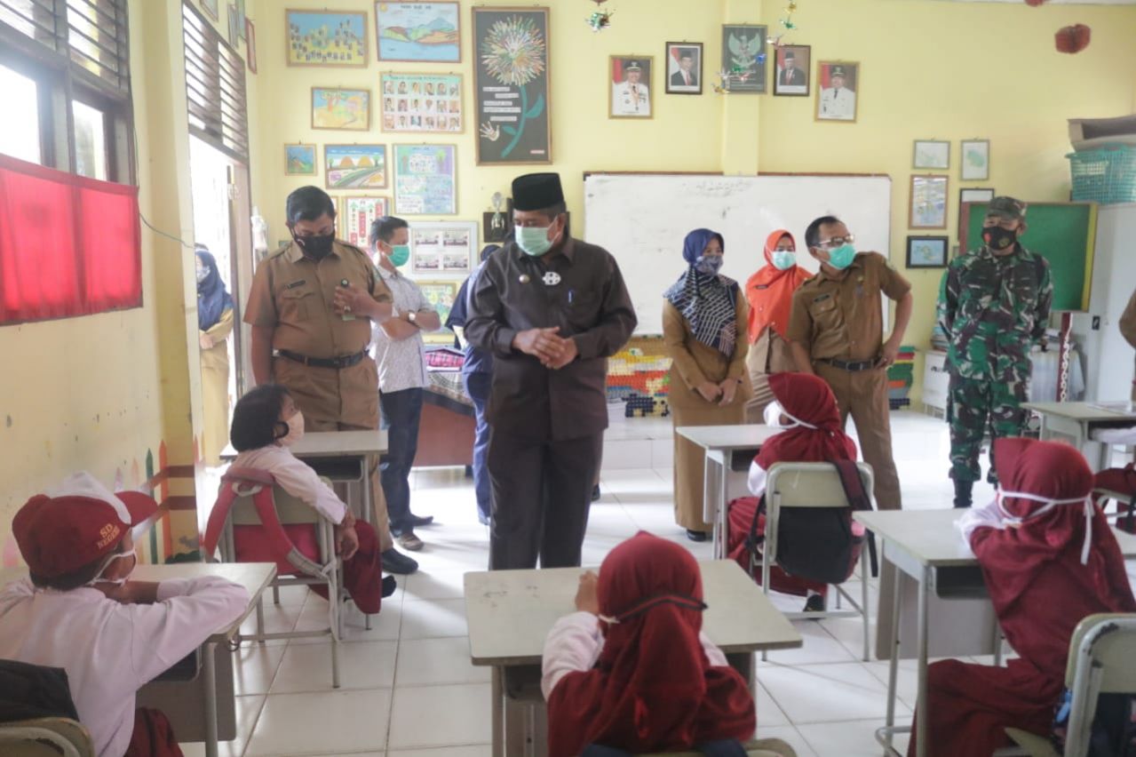 Alfedri Sebut 80 Persen Sekolah di Siak Siap Lakukan Belajar Tatap Muka