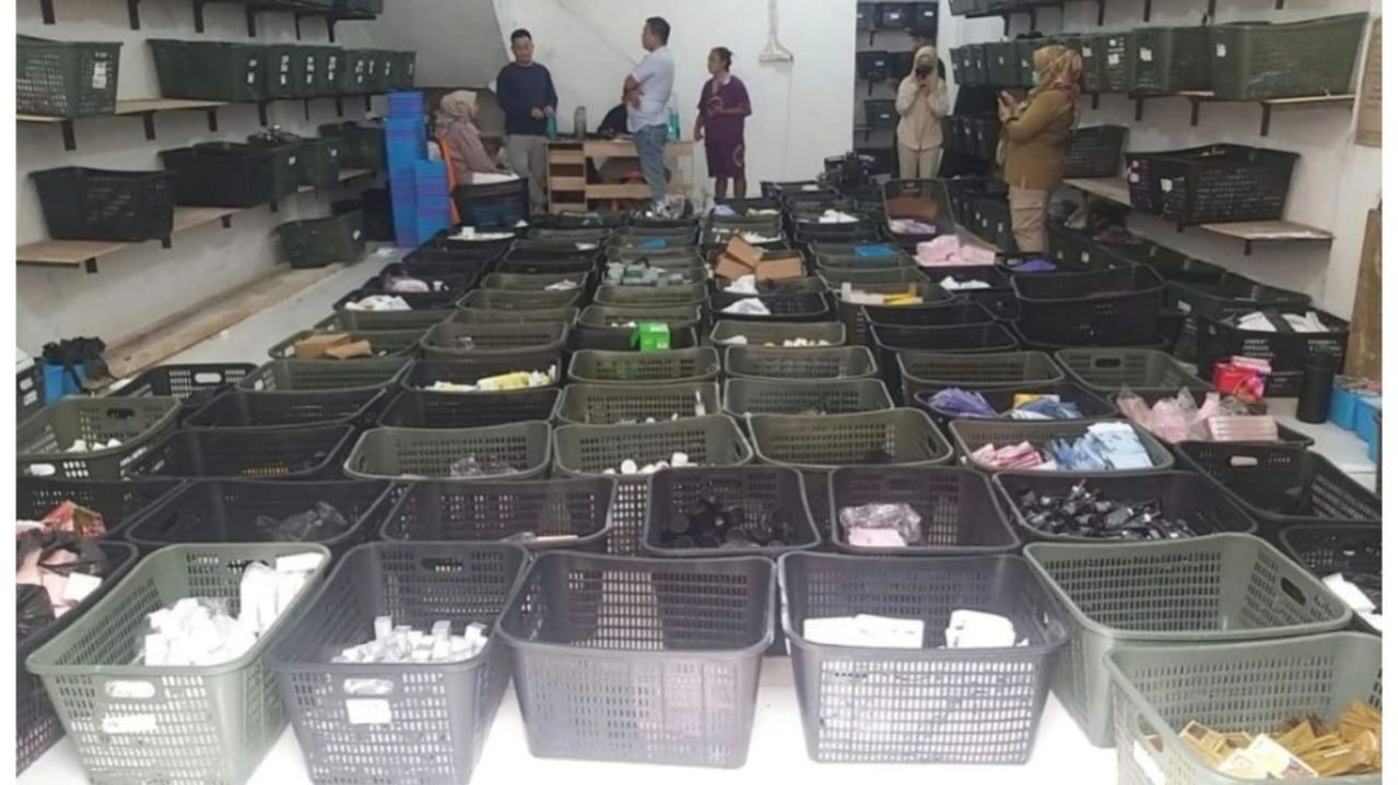 BBPOM Grebek Gudang Kosmetik Ilegal di Pekanbaru
