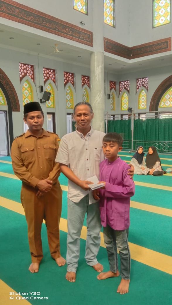 Berikan Santunan untuk 57 Anak Yatim di Benteng Hulu