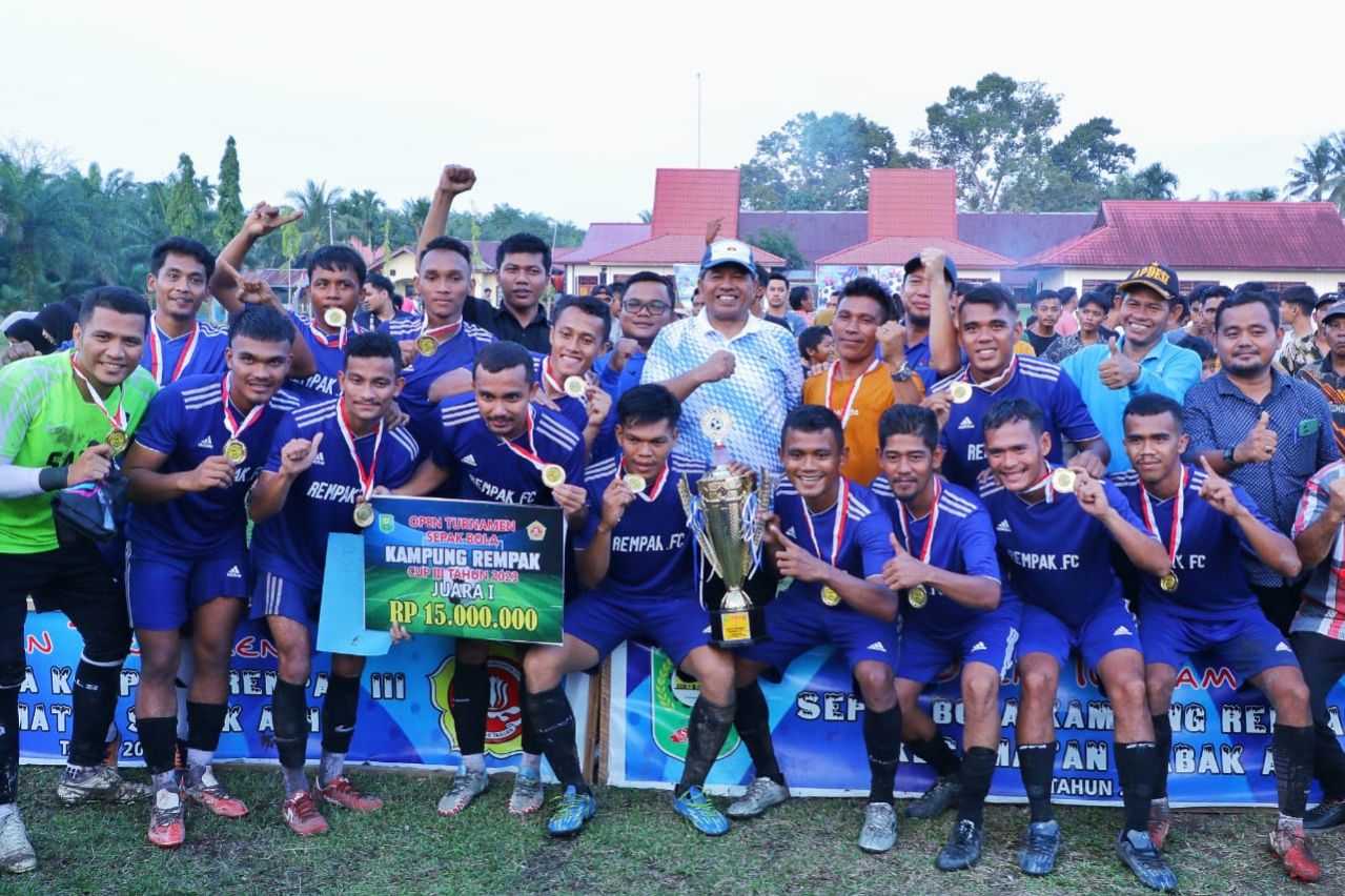 Bupati Alfedri Harapkan Ada Lahir Bibit Bintang Sepak Bola dari Rempak Sabak Auh