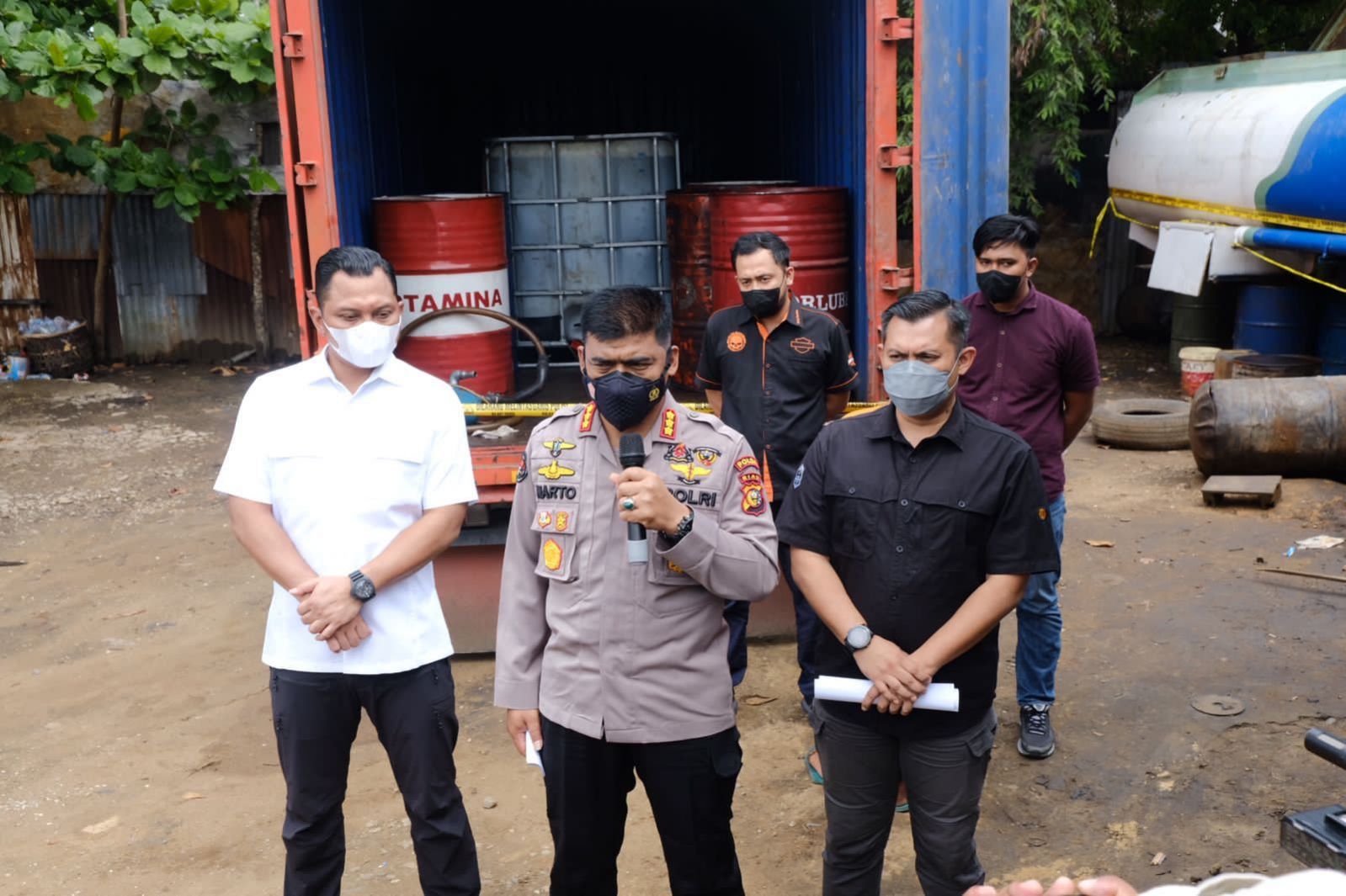 Ditreskrimsus Polda Riau Amankan Pelaku Pengoplos Solar