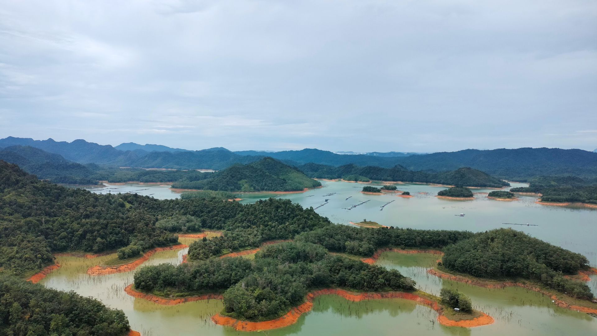 Elegi Dibalik Keindahan Danau PLTA Koto Panjang