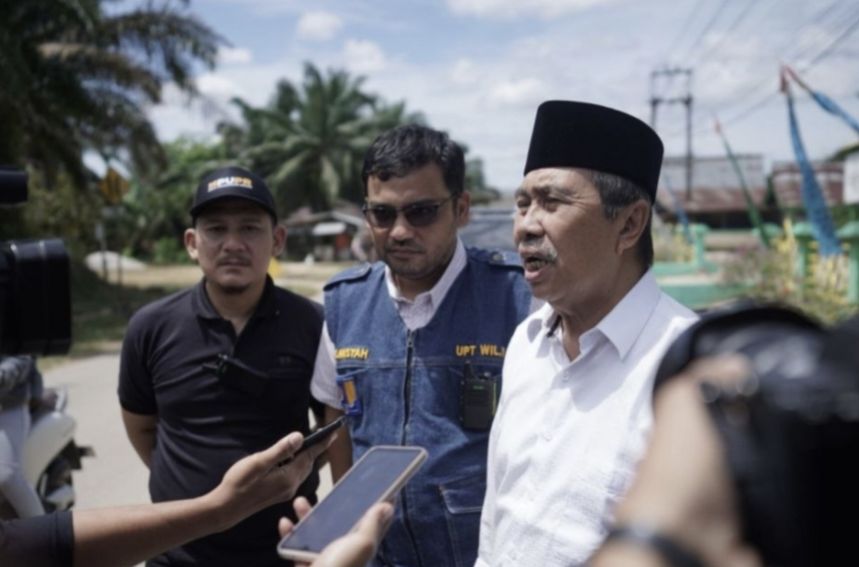 Gubernur Syamsuar Perintahkan UPT PUPR Riau Segera Perbaiki Jalan Rusak