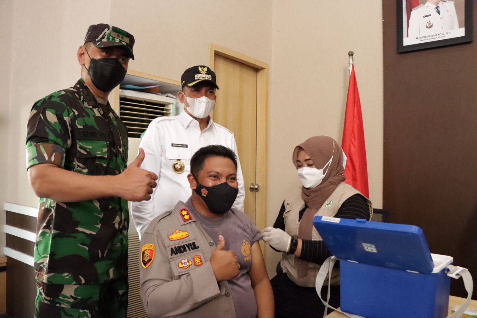 Kapolres dan Personel Ikut Suntik Vaksin Boster di Kantor Bupati Meranti
