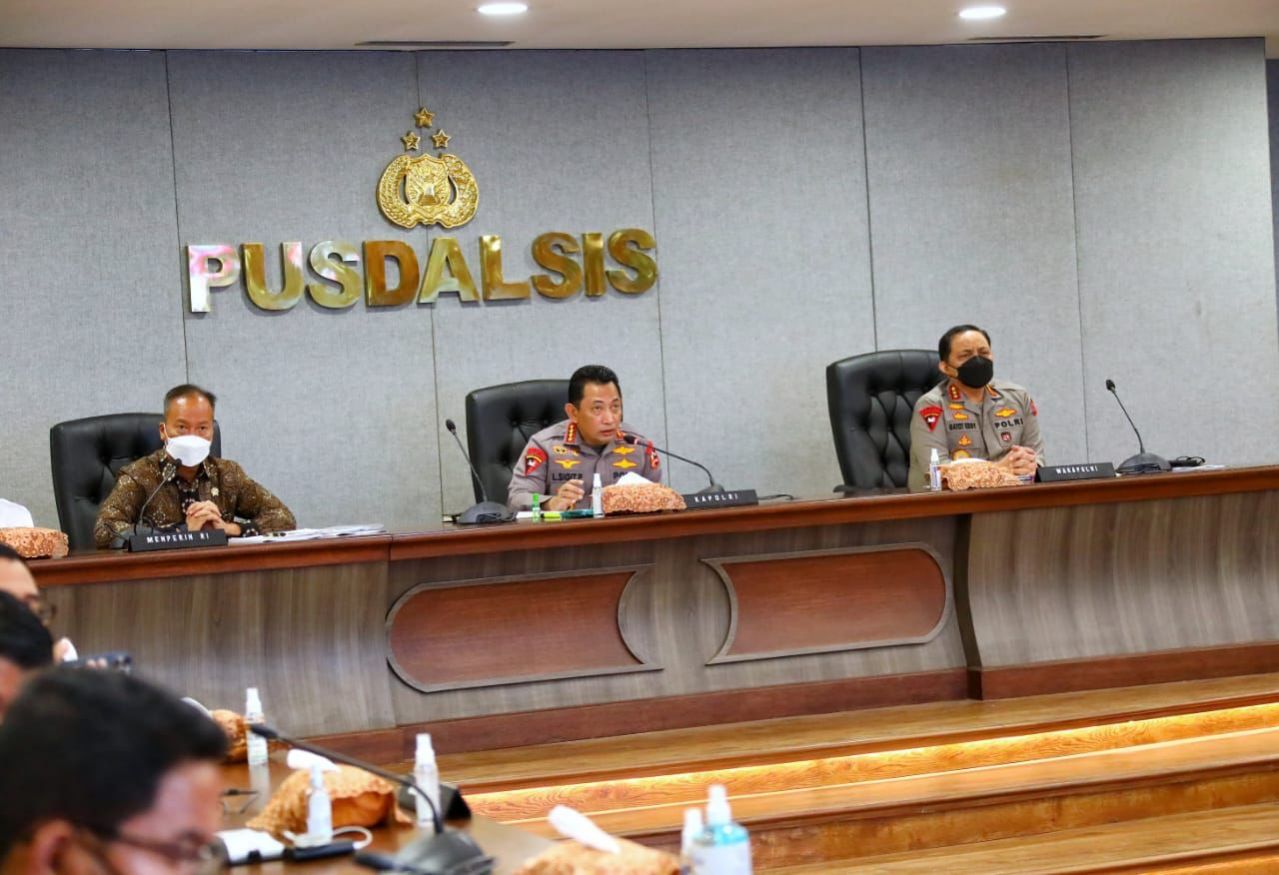 Kapolri Bentuk Satgas Pastikan Stok Minyak Curah Tersedia