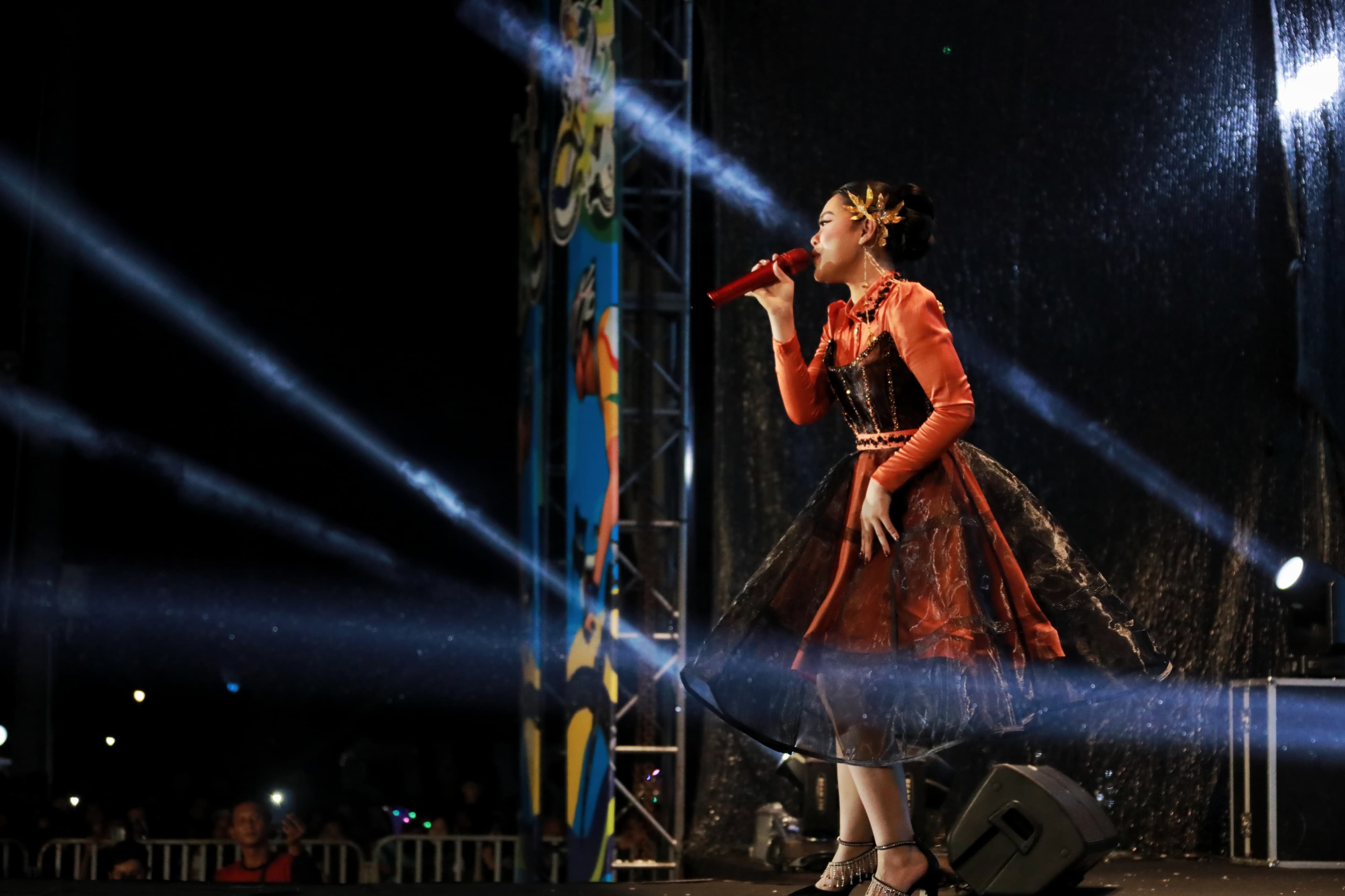 Melly Berhasil Memukau Masyarakat Kabupaten Siak di Malam Penutupan Tour De Siak 2024