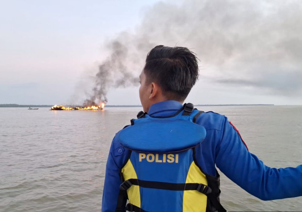 Nahkoda dan ABK KLM Sinar Selamat saat Kapal Terbakar di Perairan Meranti