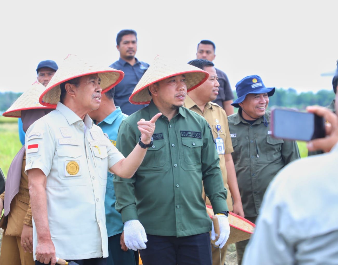Panen Raya di Sabak Auh, Wabup Husni Minta Petani Siak Diperhatikan Khusus oleh Gubernur Riau