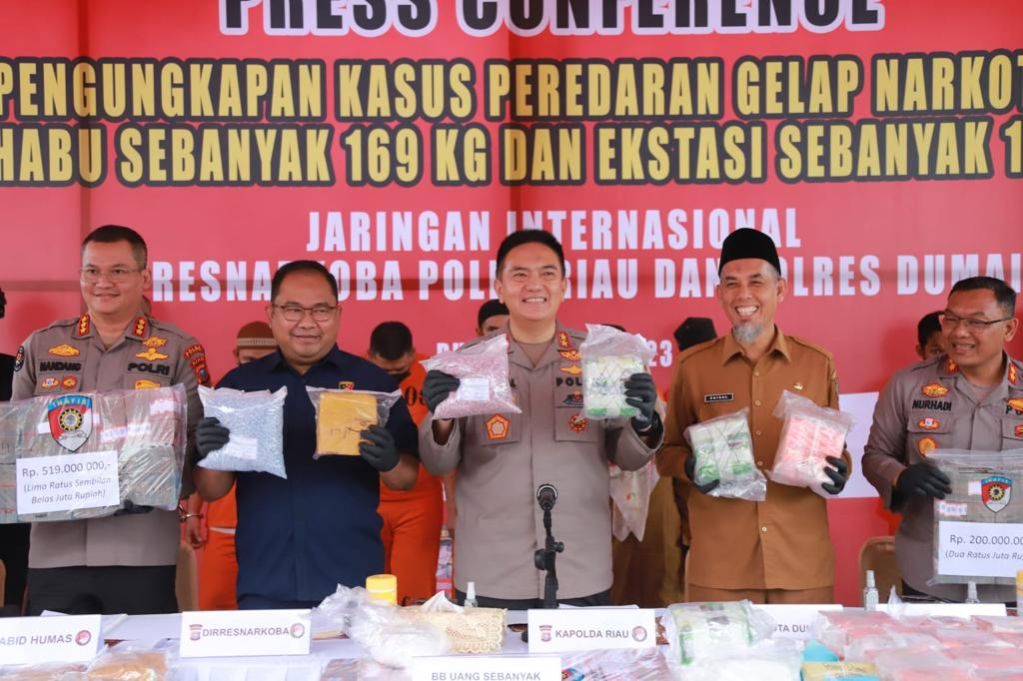 Penyelundupan 169 Kg Sabu dan Ribuan Pil Ekstasi di Dumai Berhasil Digagalkan Polisi