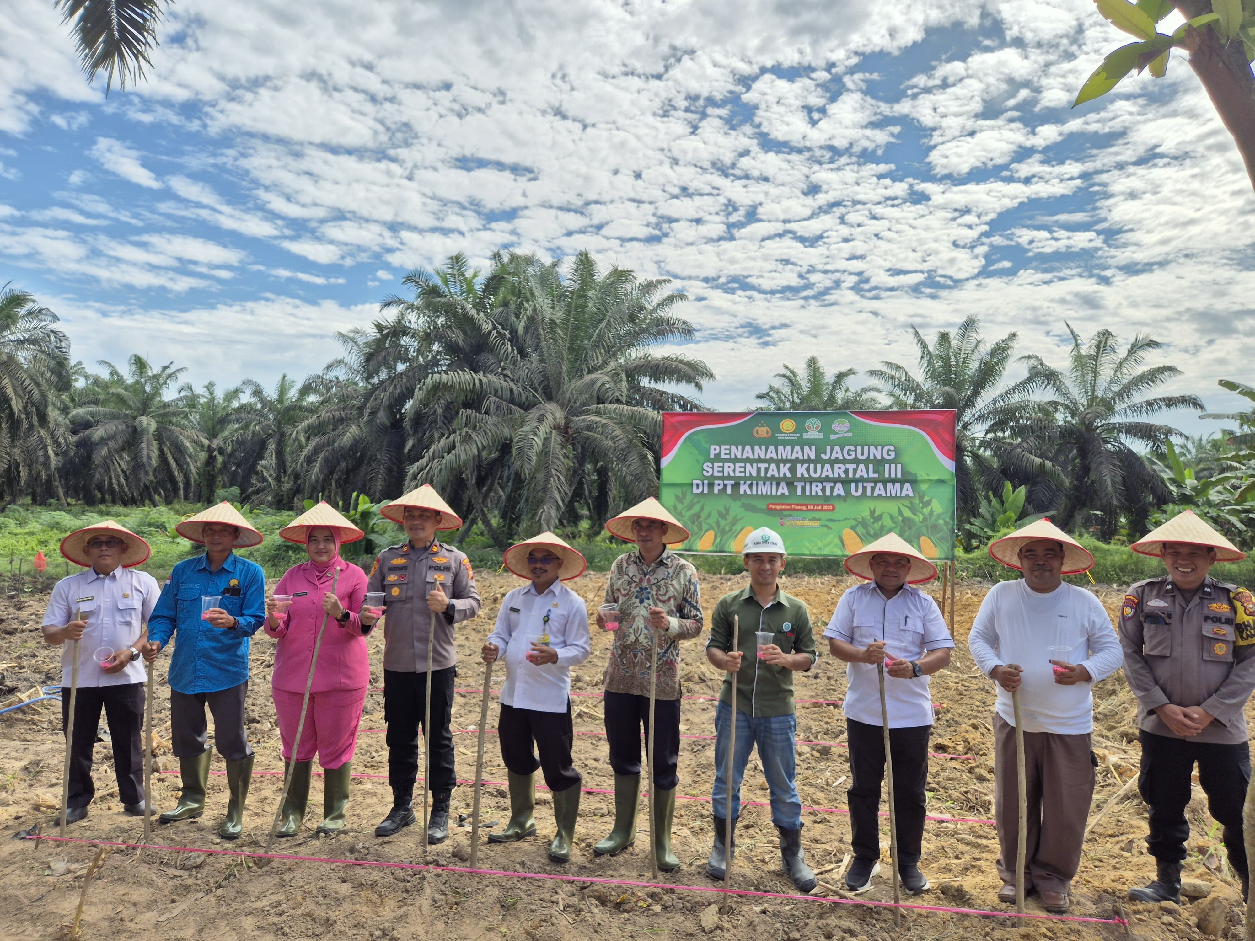 Perkuat Dukungan Swasembada Pangan Nasional, PT KTU di Siak Kembali Tanam Jagung