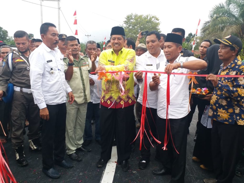 Resmikan Pasar Rakyat Talang Bosa, Bupati Siak Berharap Dapat Mendongkrak Perekonomian Masyarakat