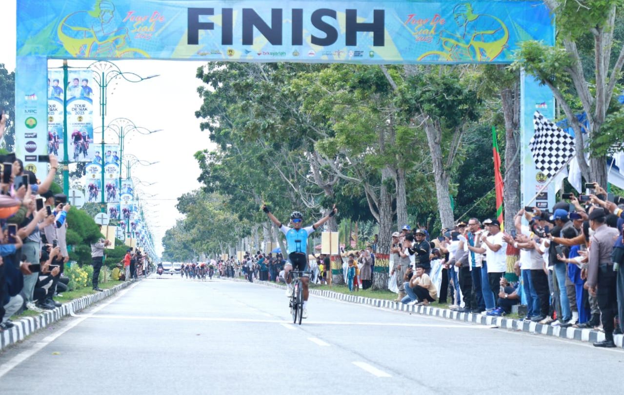 Tim dari Malaysia Tampil sebagai Juar pada Etape II Tour De Siak 2023