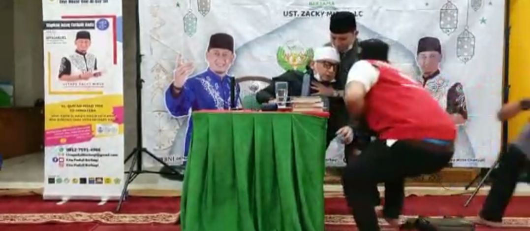 Ustaz Zacky Mirza Dikabarkan Jatuh Pingsan Saat Isi Tausiah, Begini Kronologisnya